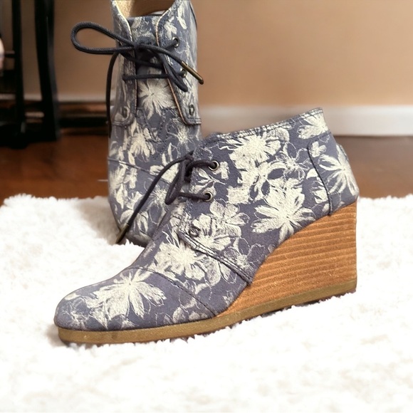 Toms wedges size 8 EXCELLENT CONDITION - Picture 3 of 6